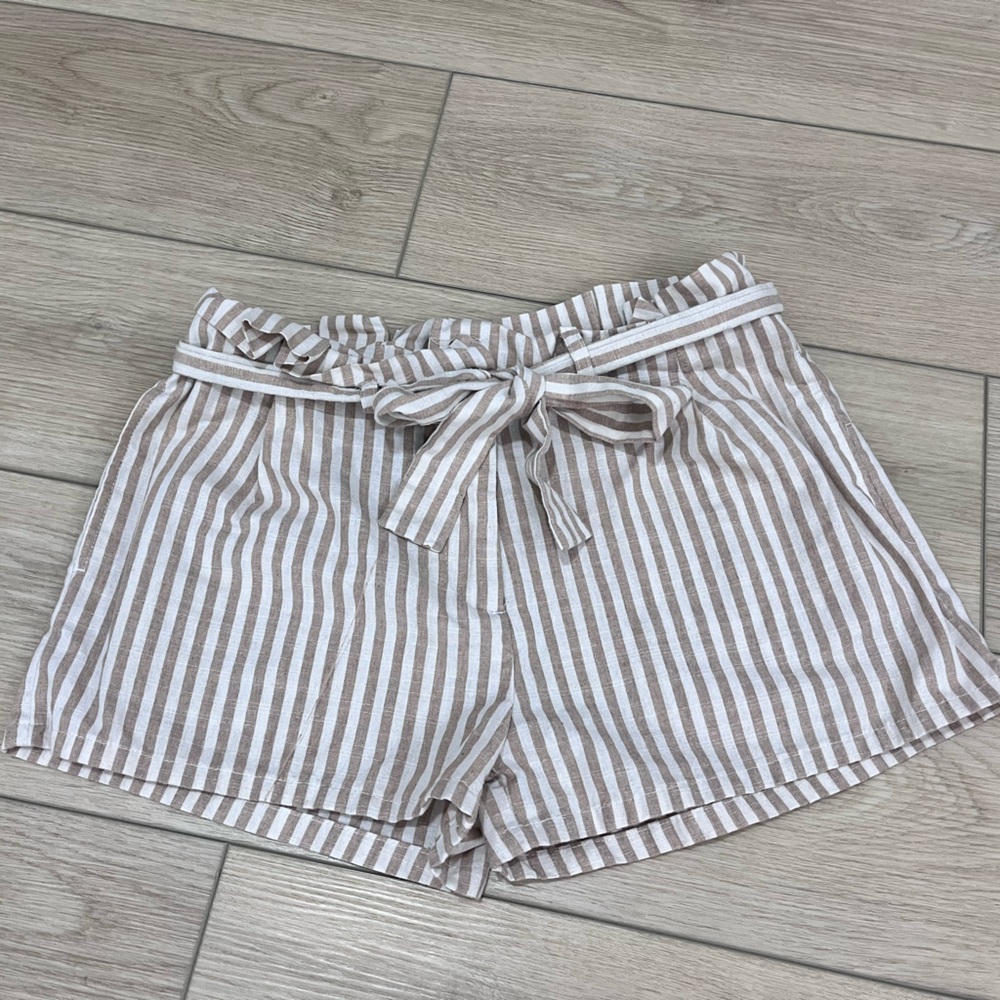 Love Tree Coastal Beach Summer High Waist Striped Shorts - White and Tan